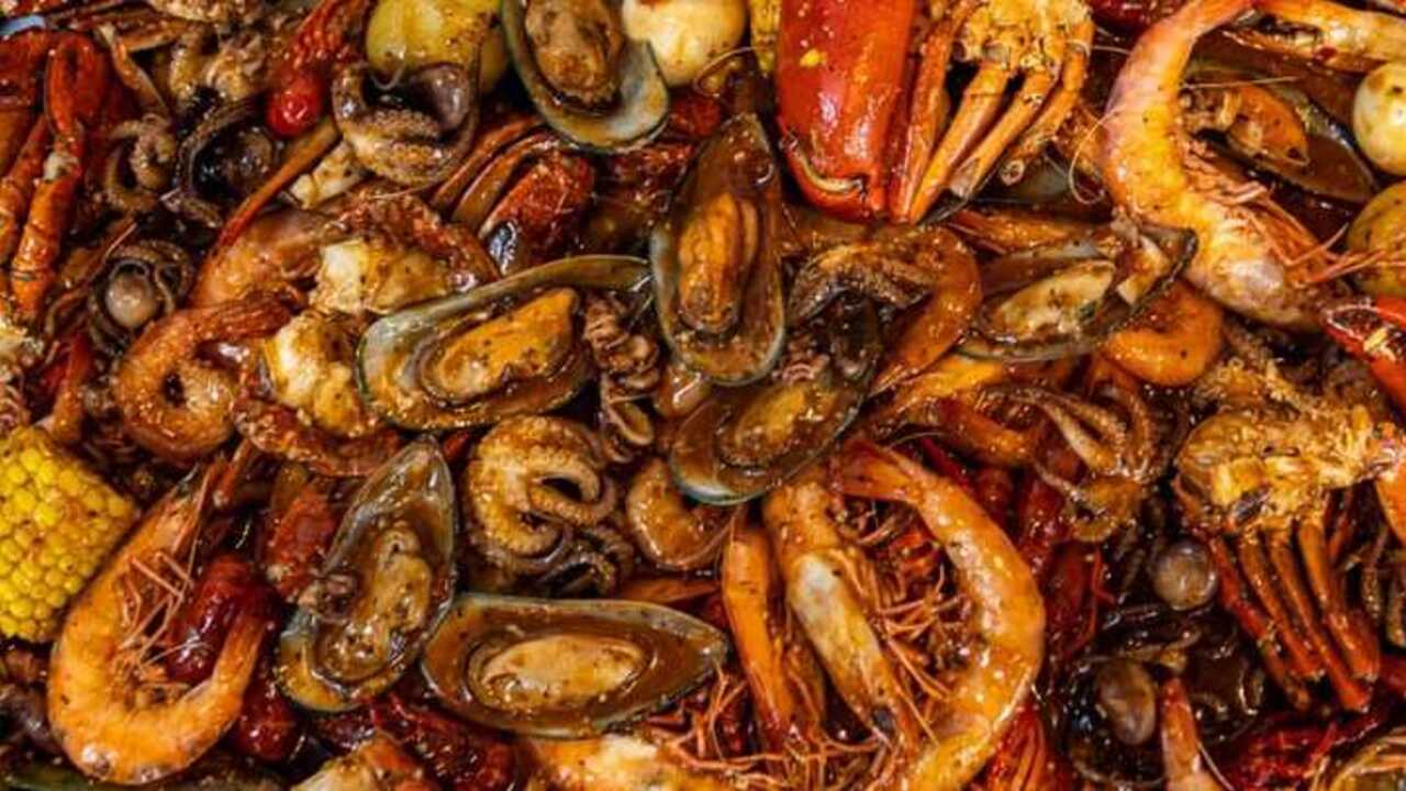 Sumber Sanjaya: Rasa Laut yang Menggoda di Setiap Gigitan